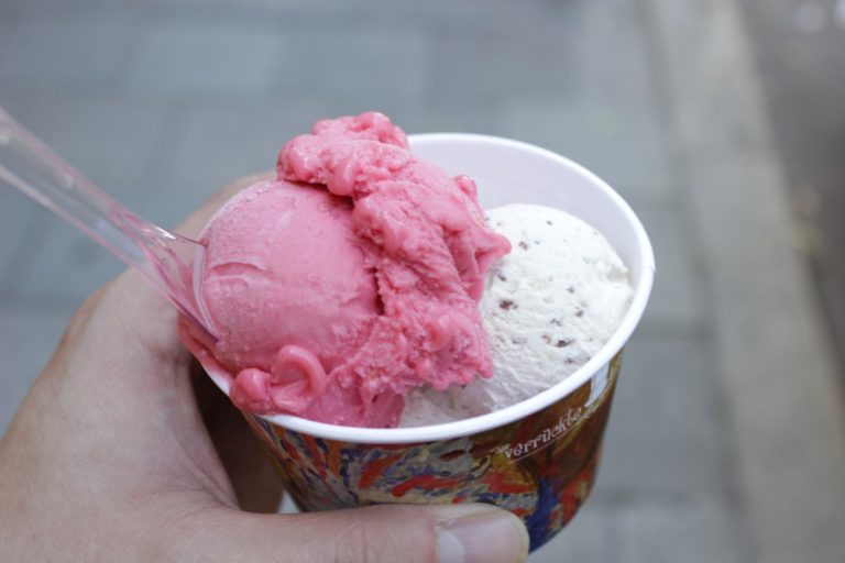 Champagner Himbeer Eis