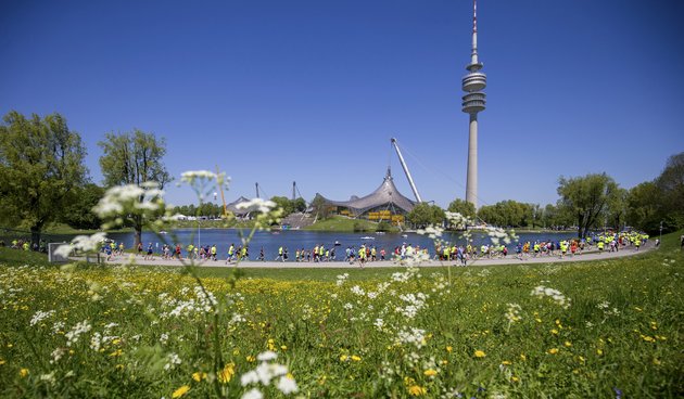Respekt: 8000 Läufer beim Wings for Life World Run in München 3 Wings for Life World Run 2016 Olympiapark