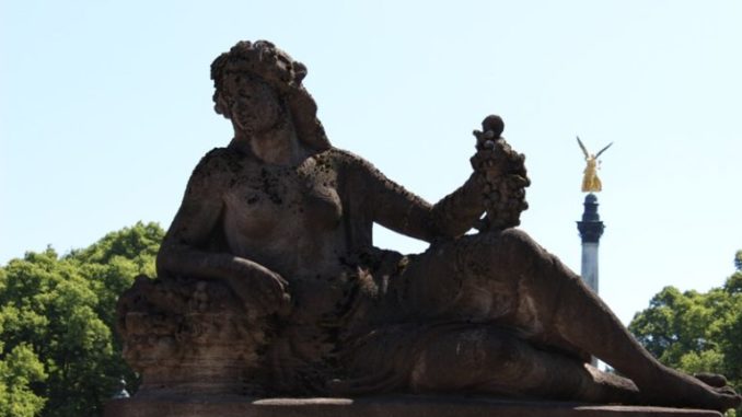statue-luitpoldbrc3bccke-768x512 Wandern in München