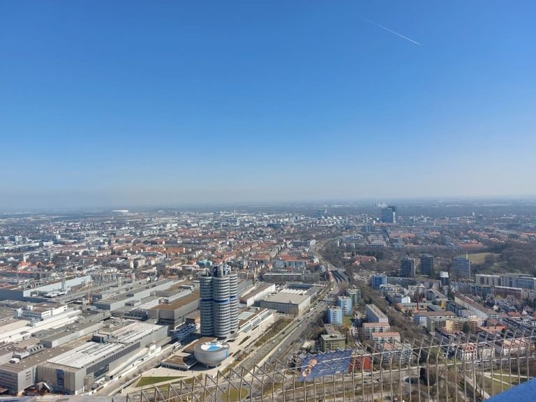 München von oben - Olympiaturm